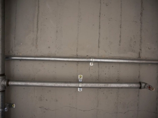 grey concrete boards closeup - muros