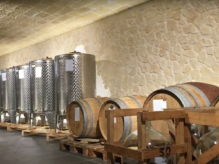 Commercial Hospitality White Castilian Chipped Stone Seca Stone Winery