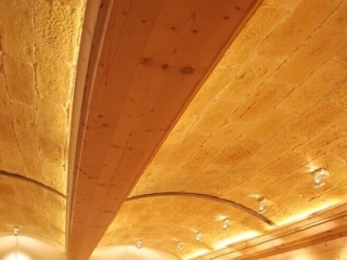 Commercial Hospitality White Castilian Chipped Stone Ceiling